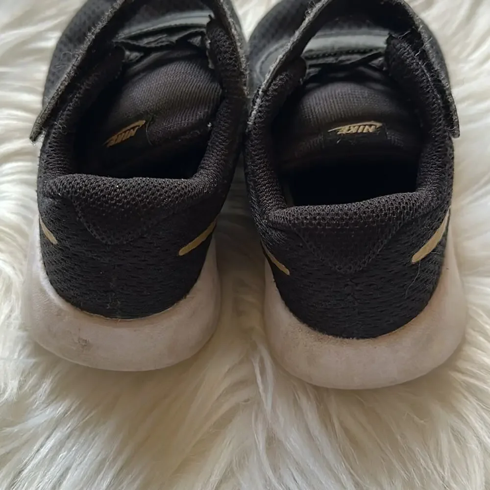 Nike | Tanjun Gold and Black Infant Sneakers Size 7C